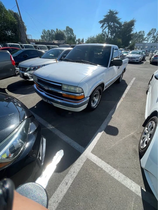 1998 Chevrolet S-10 - Image 2 of 10