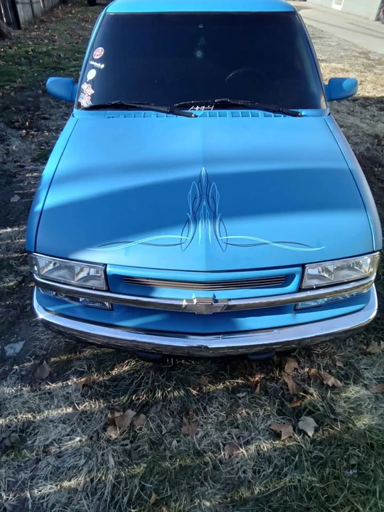 1998 Chevrolet S-10 - Image 2 of 16