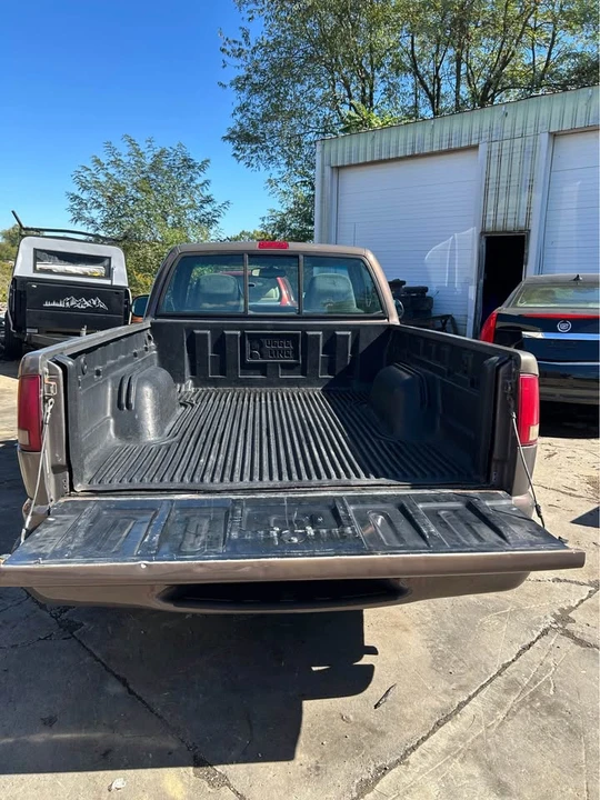 1998 Chevrolet S-10 - Image 8 of 17