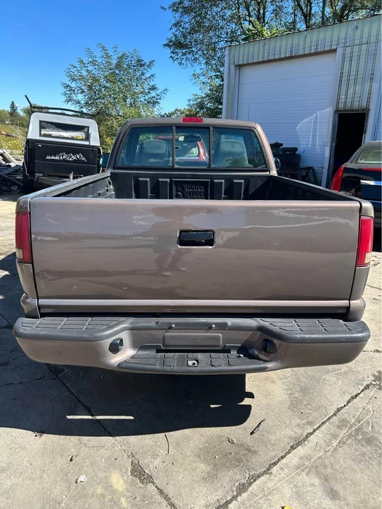 1998 Chevrolet S-10 - Image 7 of 17