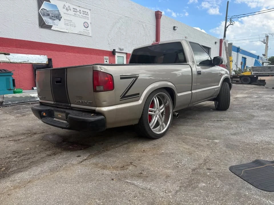1998 Chevrolet S-10 - Image 4 of 13