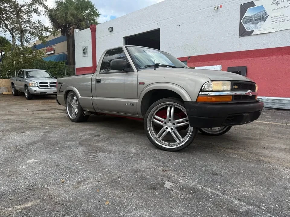 1998 Chevrolet S-10 - Image 3 of 13
