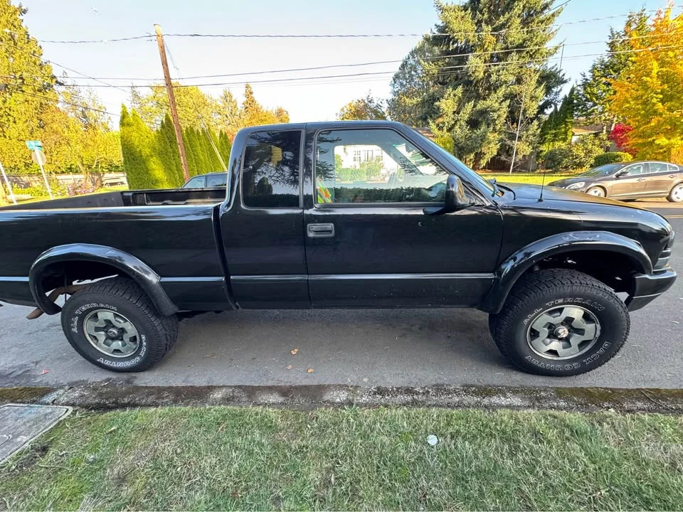 1998 Chevrolet S-10 - Image 2 of 15