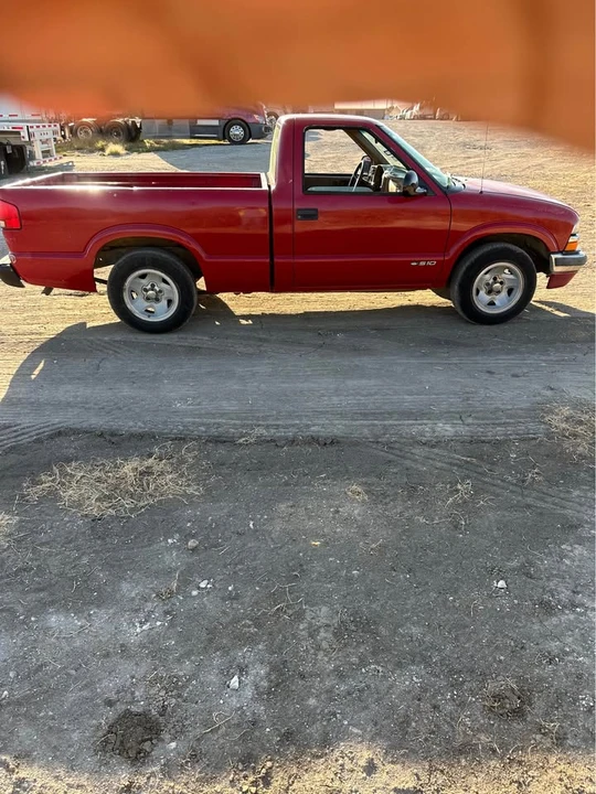 1998 Chevrolet S-10 - Image 2 of 9