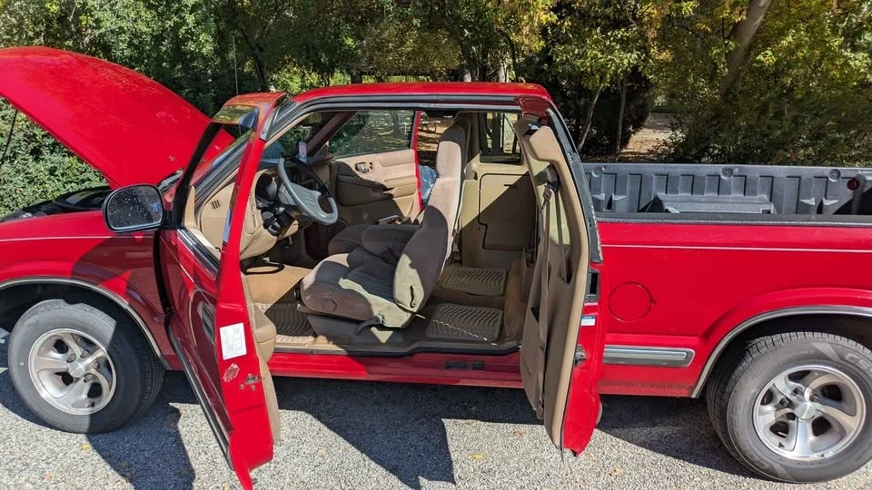 1998 Chevrolet S-10 - Image 10 of 18