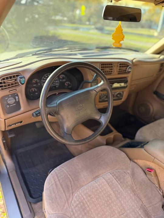 1998 Chevrolet S-10 - Image 6 of 11