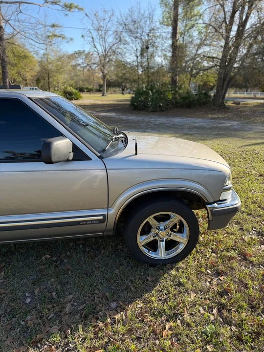 1998 Chevrolet S-10 - Image 9 of 11