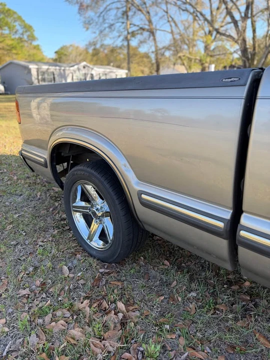 1998 Chevrolet S-10 - Image 3 of 11