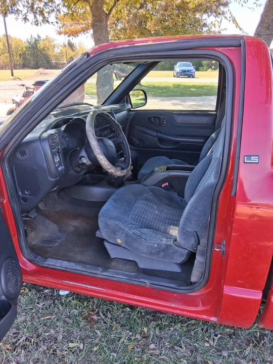 1998 Chevrolet S-10 - Image 4 of 8