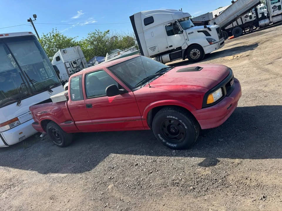1998 Chevrolet S-10 - Image 3 of 4
