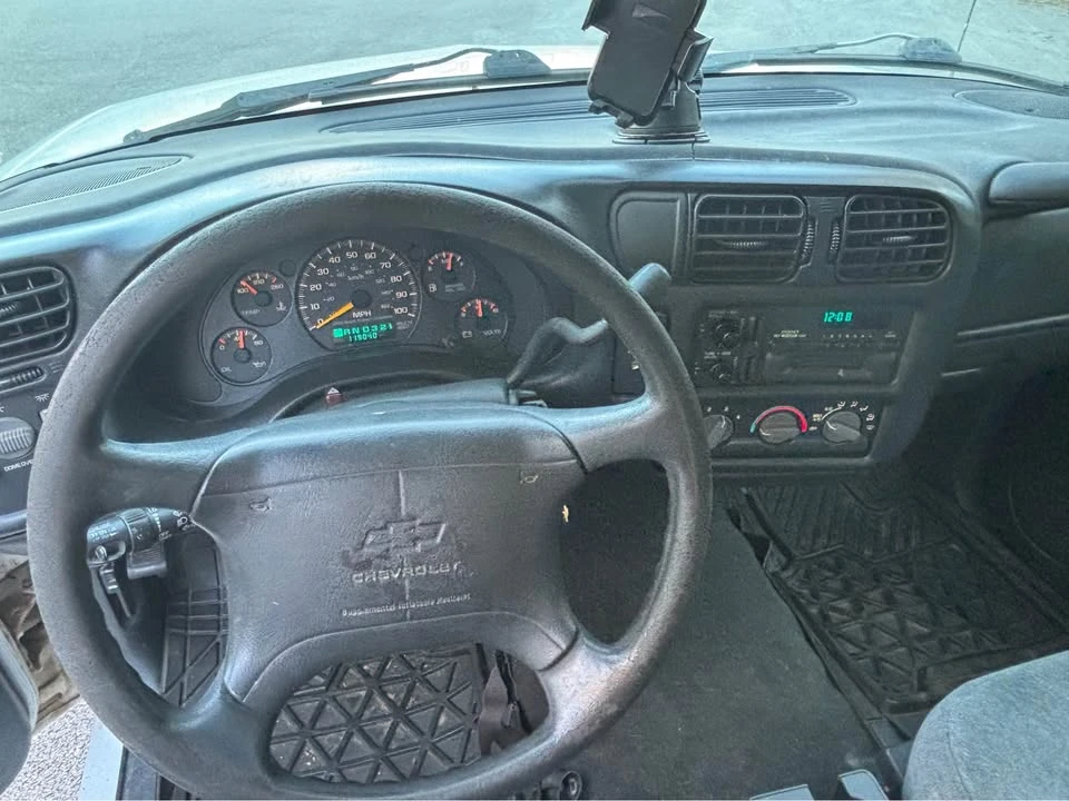 1998 Chevrolet S-10 - Image 8 of 14