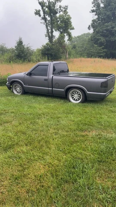 1998 Chevrolet S-10 - Image 2 of 3