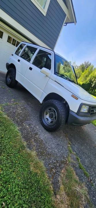1998 Chevrolet Tracker - Image 2 of 9