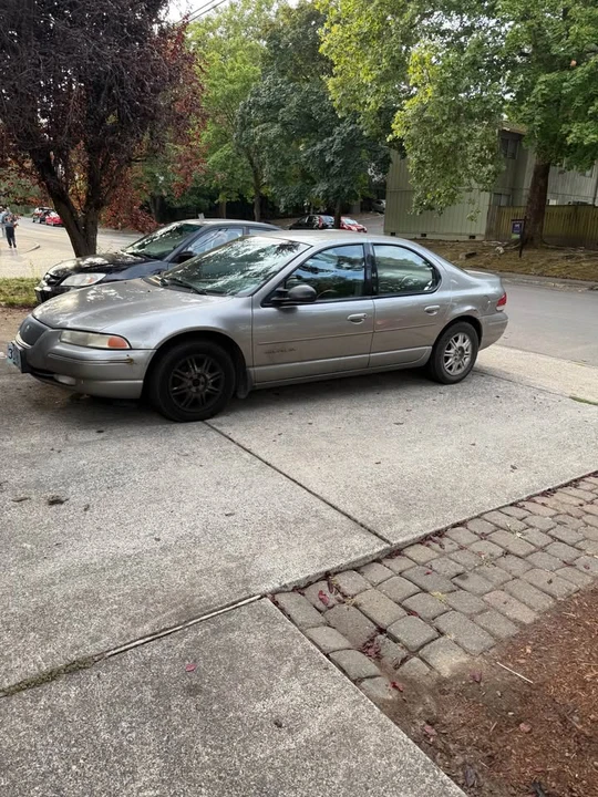 1998 Chrysler - Image 3 of 3