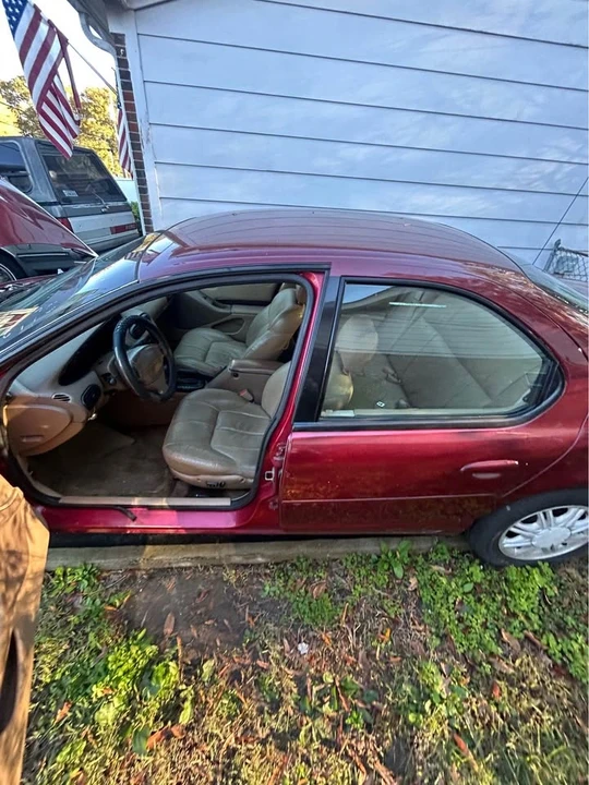 1998 Chrysler - Image 3 of 3