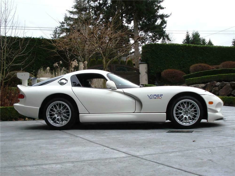 1998 Dodge Viper GTS 2nd Gen - Image 4 of 5