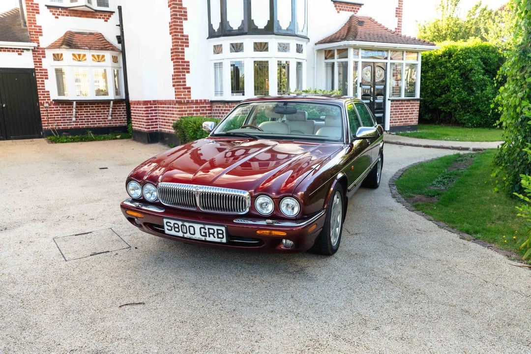1998 Daimler - Image 5 of 30