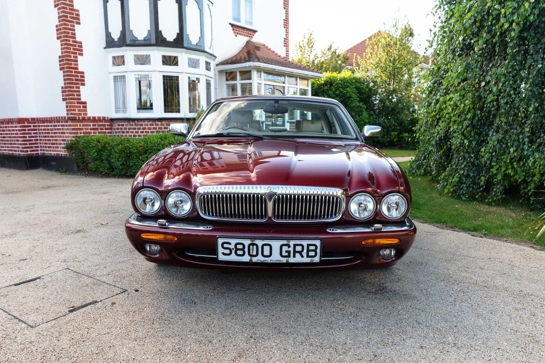 1998 Daimler - Image 4 of 30