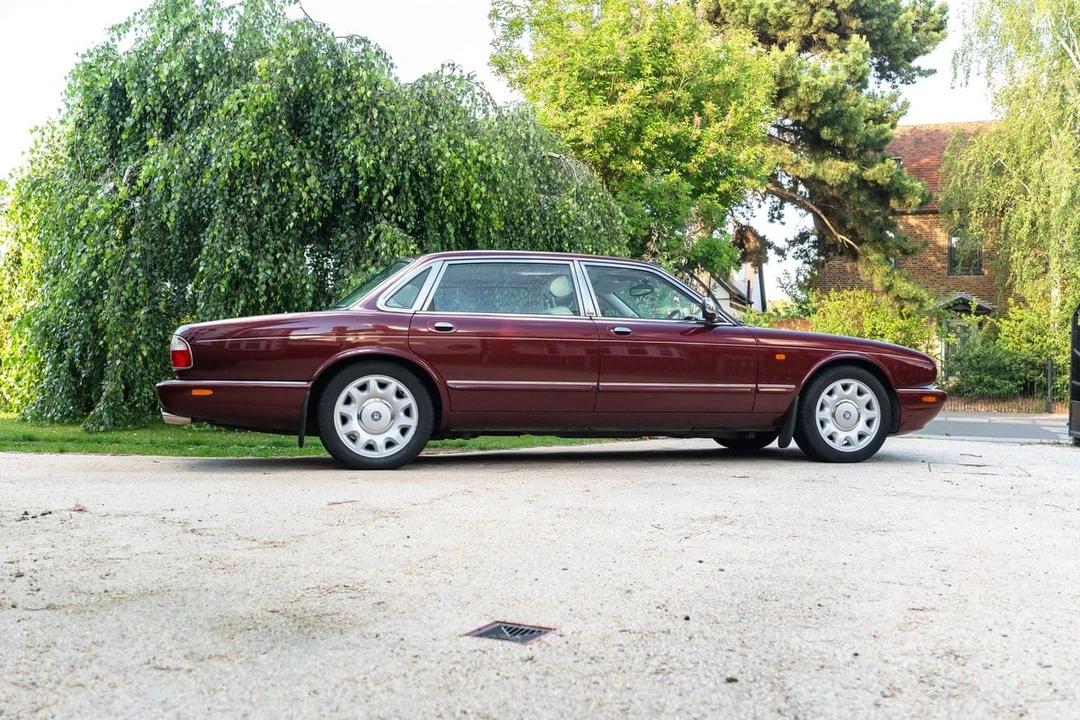 1998 Daimler - Image 24 of 30