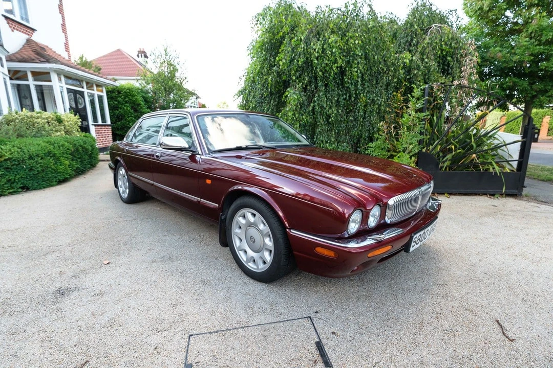 1998 Daimler - Image 3 of 30