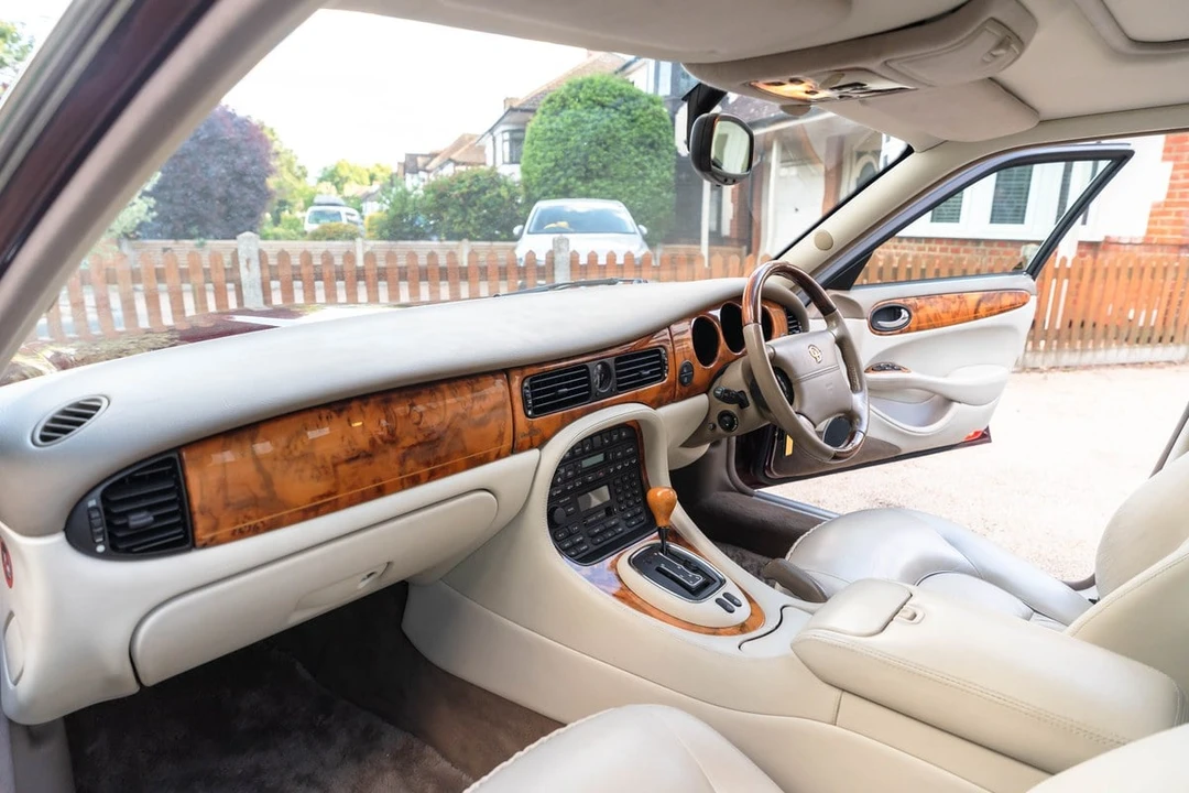 1998 Daimler - Image 12 of 30