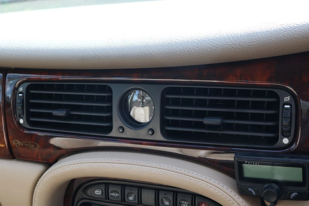 1998 Daimler - Image 24 of 30