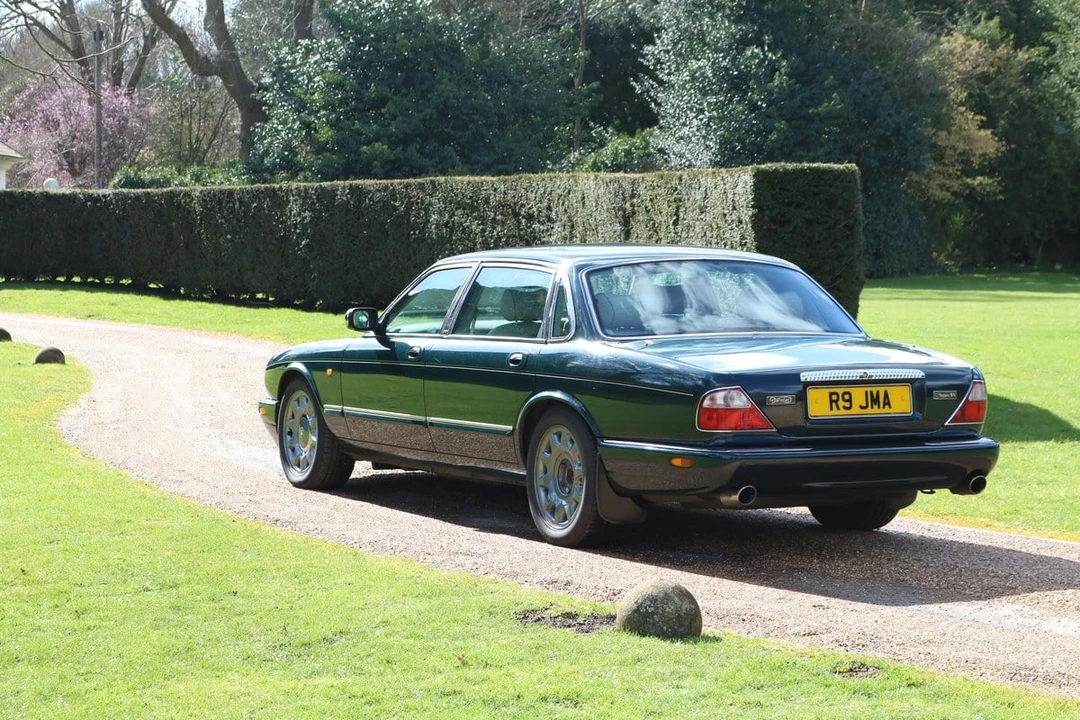 1998 Daimler - Image 3 of 30