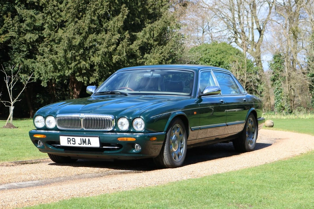 1998 Daimler - Image 2 of 30