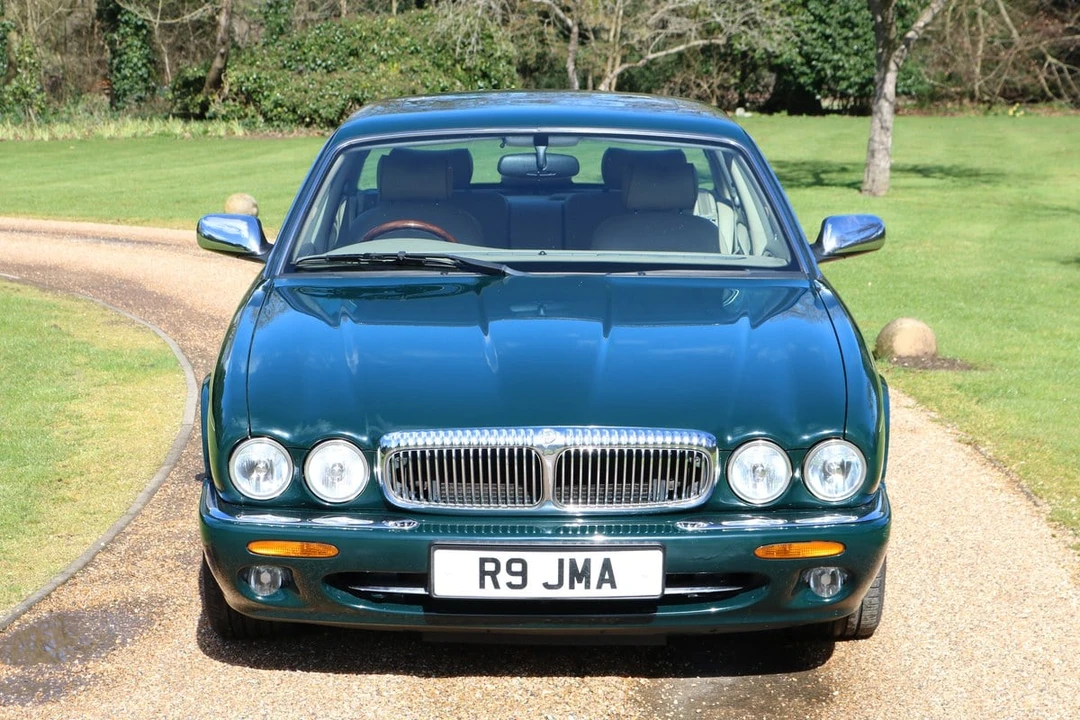 1998 Daimler - Image 5 of 30
