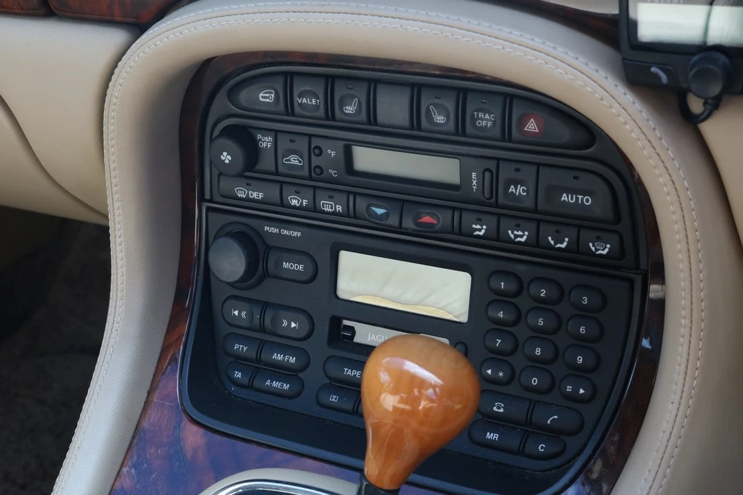 1998 Daimler - Image 25 of 30
