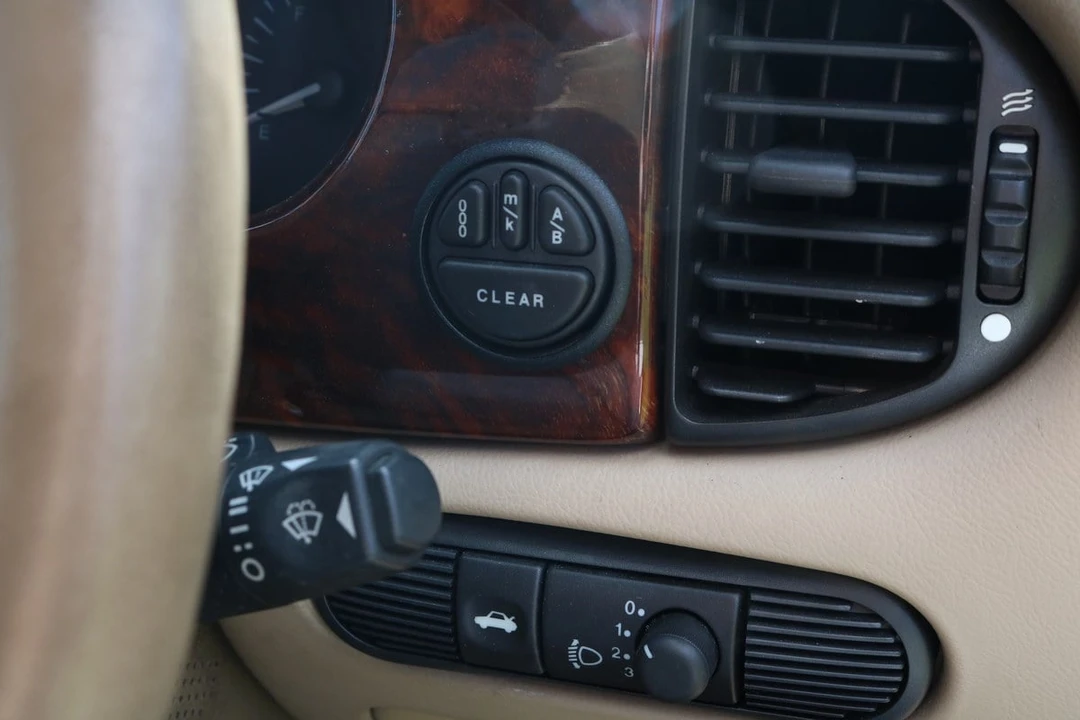 1998 Daimler - Image 19 of 30