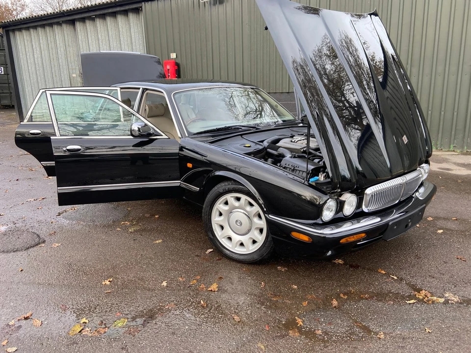 1998 Daimler - Image 16 of 30