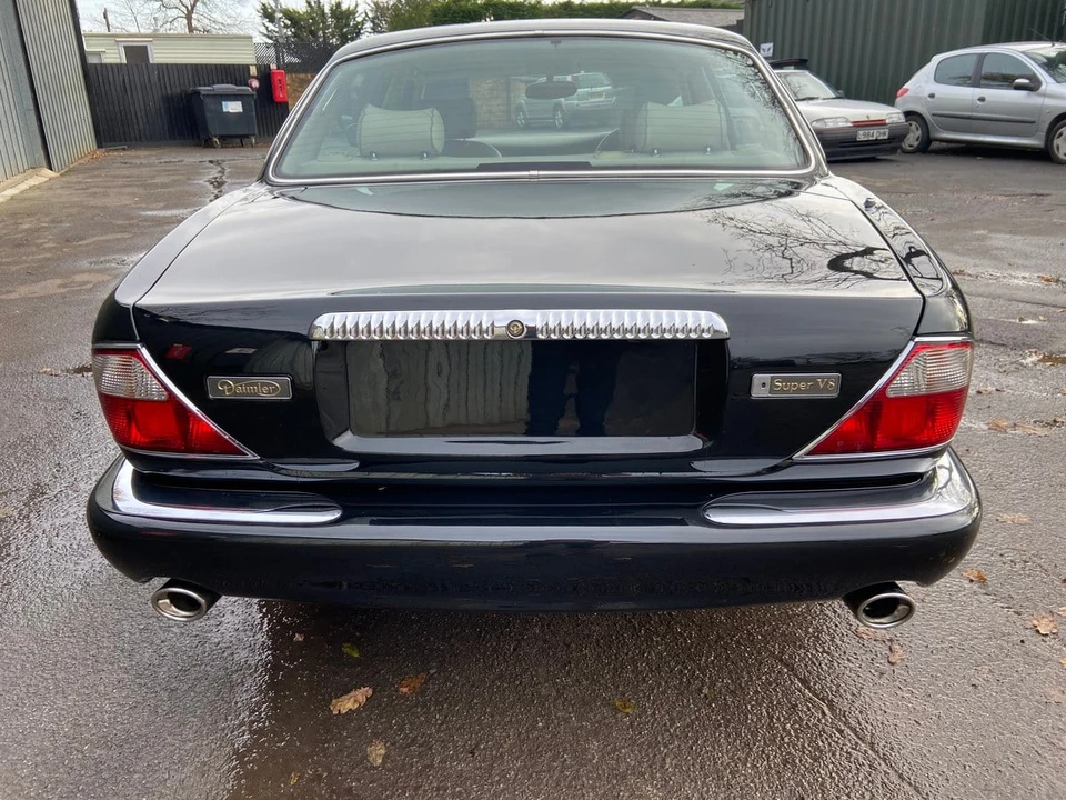 1998 Daimler - Image 5 of 30
