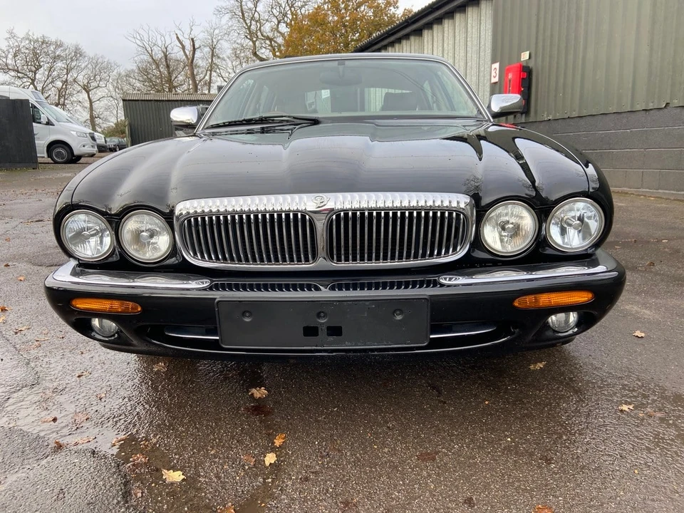 1998 Daimler - Image 11 of 30