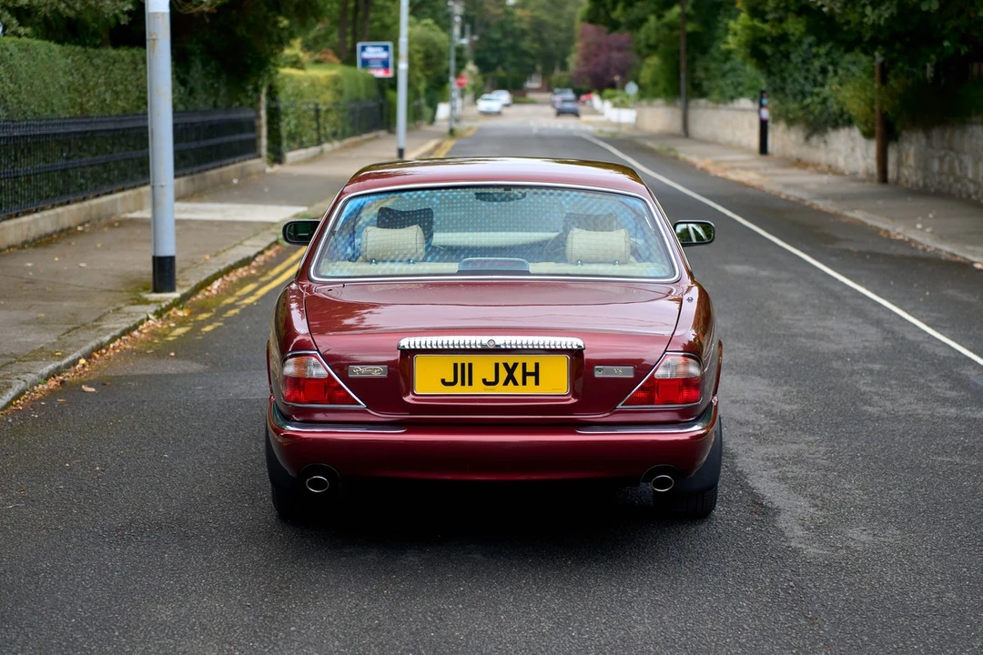 1998 Daimler - Image 8 of 30