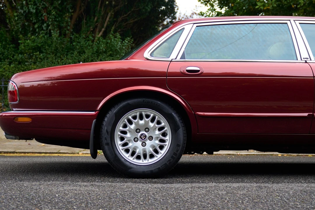 1998 Daimler - Image 28 of 30