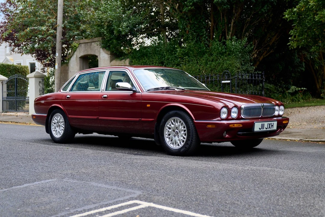 1998 Daimler - Image 3 of 30