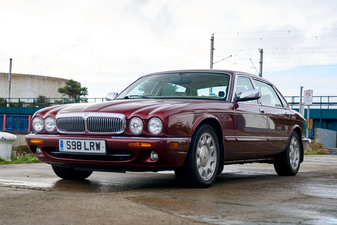 1998 Daimler - Image 3 of 30