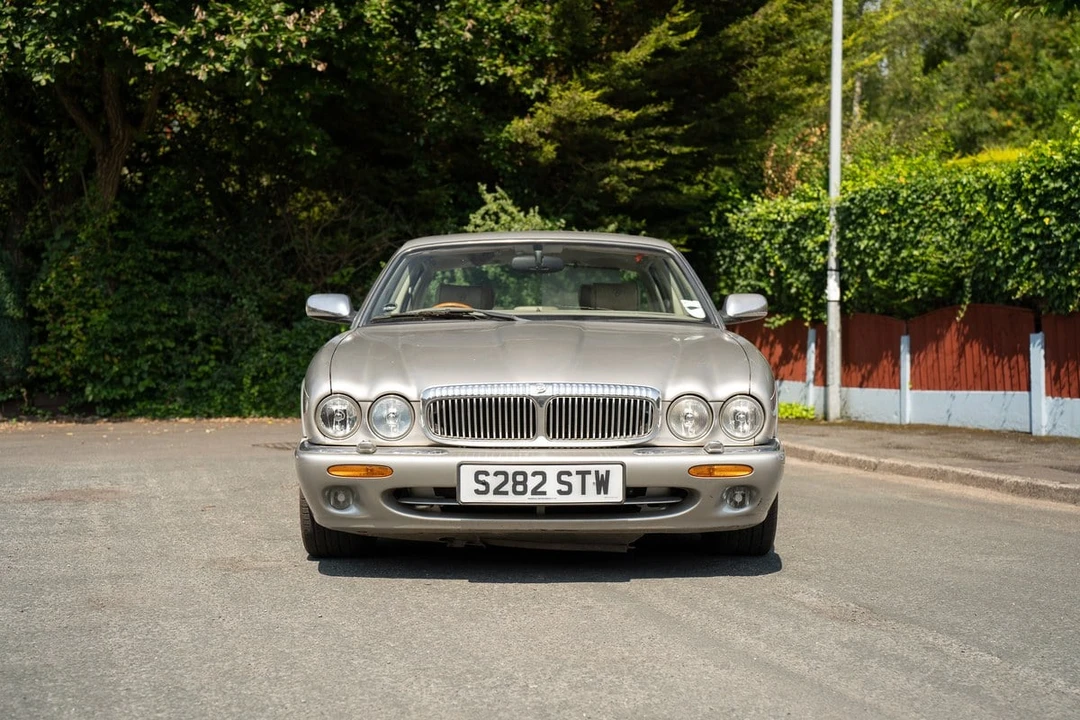 1998 Daimler - Image 3 of 30