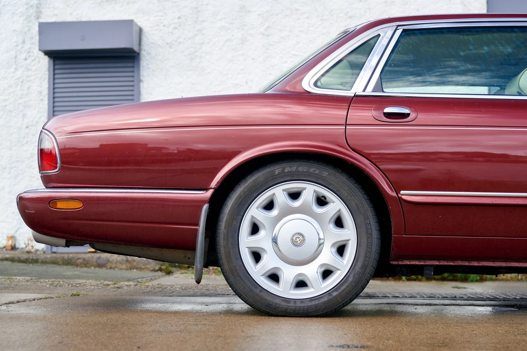 1998 Daimler - Image 20 of 30