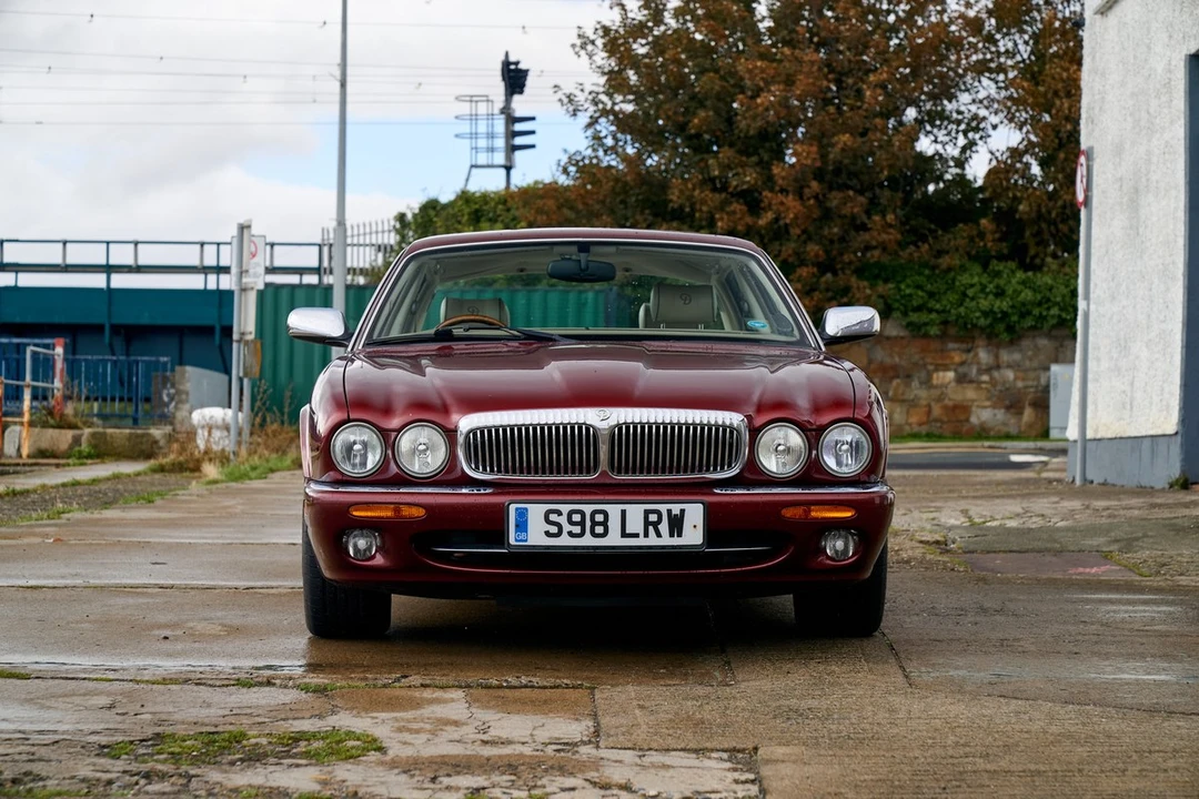 1998 Daimler - Image 2 of 30