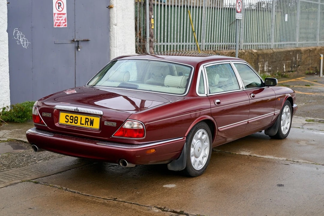 1998 Daimler - Image 16 of 30
