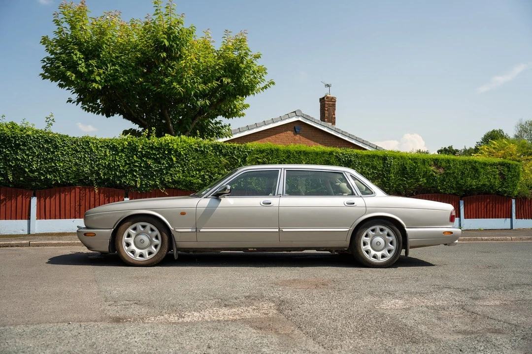 1998 Daimler - Image 8 of 30