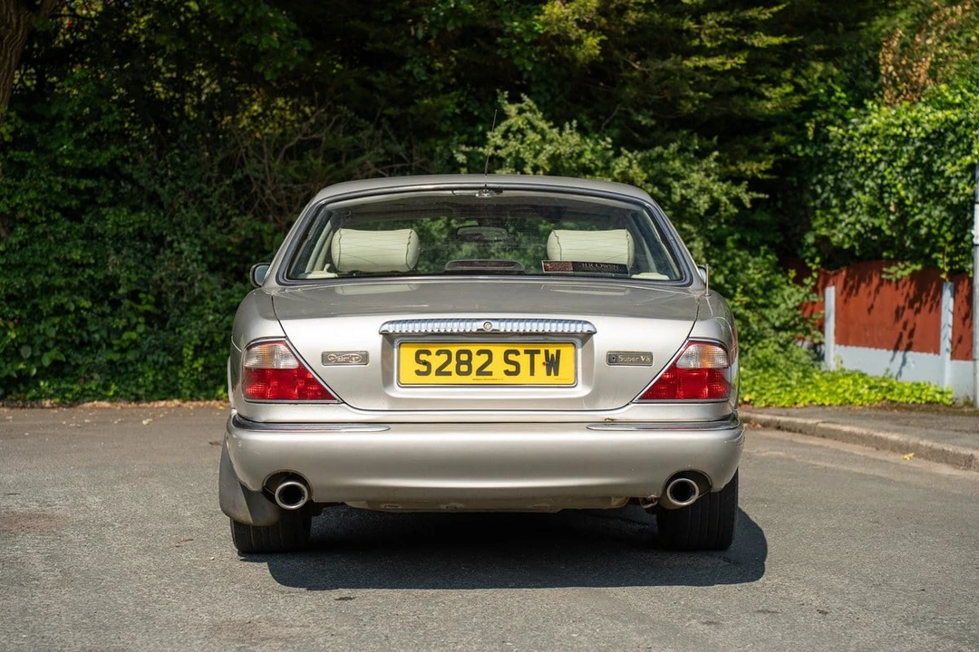1998 Daimler - Image 10 of 30