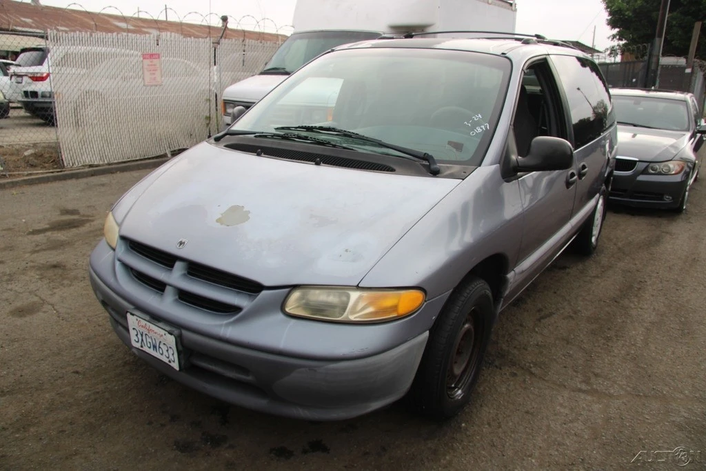 1998 Dodge Caravan - Image 2 of 21