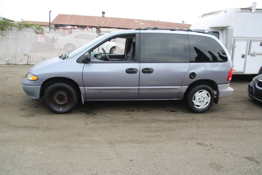 1998 Dodge Caravan - Image 3 of 21
