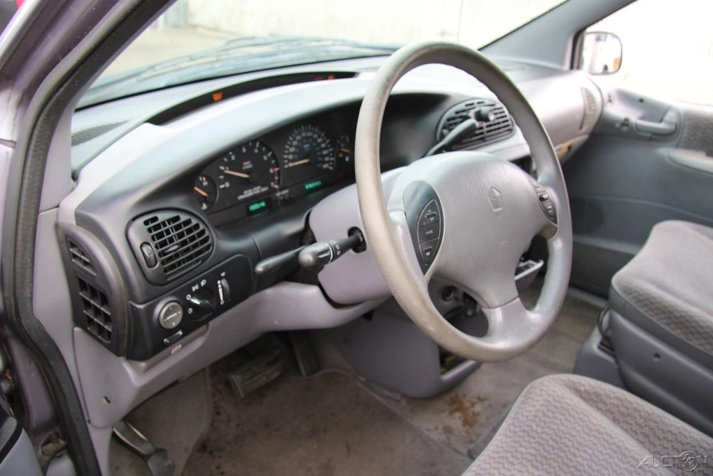 1998 Dodge Caravan - Image 15 of 21