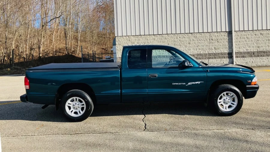 1998 Dodge Dakota 2nd Gen - Image 2 of 9