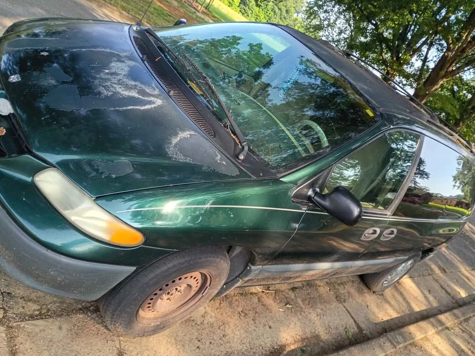 1998 Dodge Caravan - Image 2 of 6