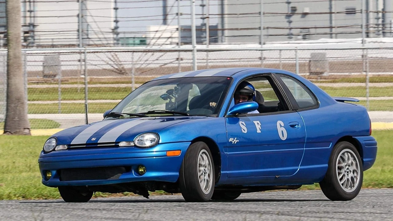 1998 Dodge Neon - Image 18 of 21